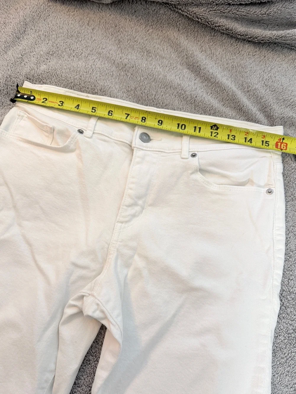 Levi's Bermuda Shorts White Denim Casual Everyday Sz 29 red tab classic NWOT